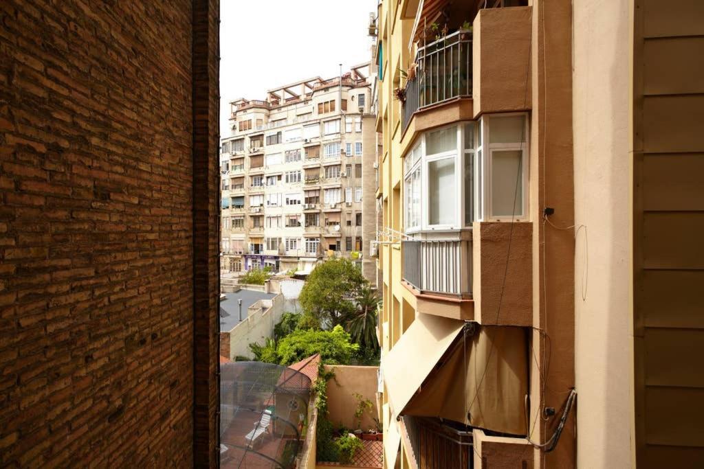 Beautiful Apartment In Eixample Barcelona Habitación foto