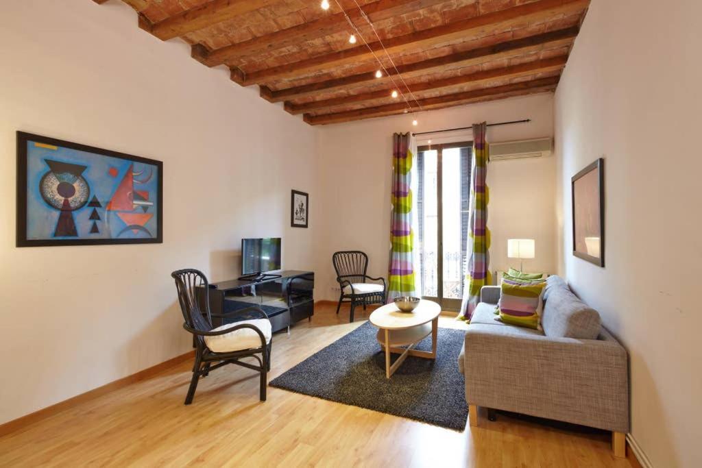 Beautiful Apartment In Eixample Barcelona Habitación foto